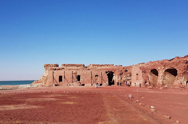 نمایی از چابهار از کوه تا قبرستان تاریخی