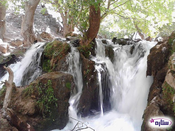 آبشار آتشگاه در شهرستان لردجان استان چهارمحال بختیاری